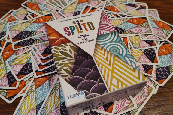 Splito – recenze překvapivě zábavné a chytré party hry