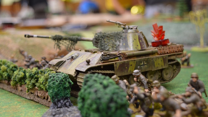 Crossfire – recenze simulace druhé světové války bez měření vzdáleností či počítání tahů