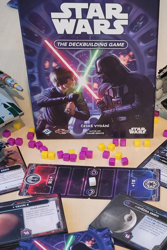Star Wars: The Deckbuilding Game – recenze karetního duelu z předaleké galaxie