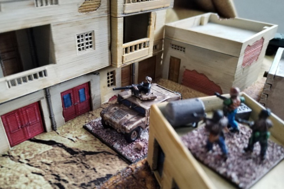 Vyzkoušeli jsme a zhodnotili čtveřici modulárních arabských domků od Patrick Miniatures pro druhoválečný i moderní wargaming