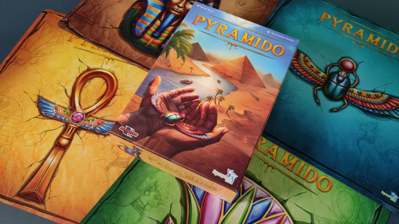 Pyramido – recenze stavby pyramidy z dominových dílků