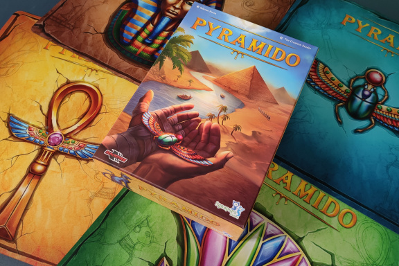 Pyramido – recenze stavby pyramidy z dominových dílků