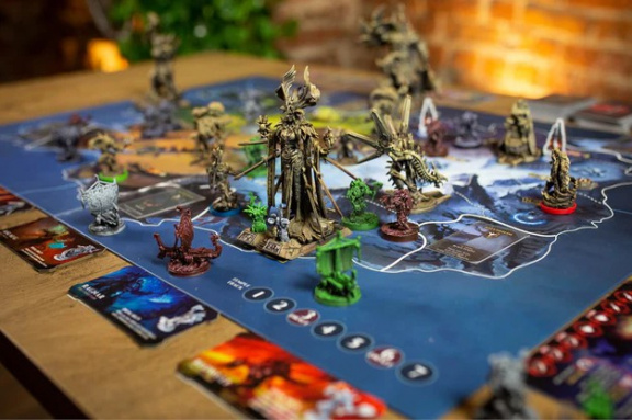 Další kolo předplatného Albi+ láká na Lords of Ragnarok, Legii, Paleo či Mini Rogue