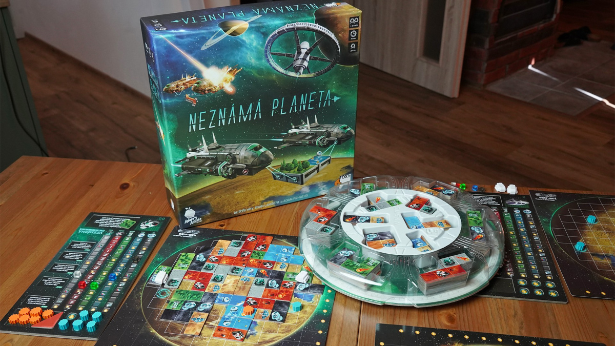 Neznámá planeta – videorecenze tetrisu s otočným tácem