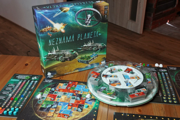 Neznámá planeta – videorecenze tetrisu s otočným tácem