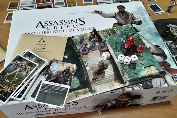 Assassin's Creed: Brotherhood of Venice – recenze adaptace, která ctí principy videoherní série