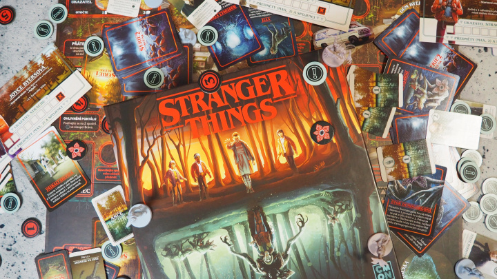 Stranger Things: Obrácený svět – Desková hra – recenze kooperace pro milovníky seriálu