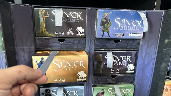 Karetní hru Silver rozšíří další dva balíčky a parádní sběratelská krabice