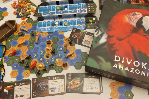 Divoká Amazonie – recenze pralesního bag-buildingu