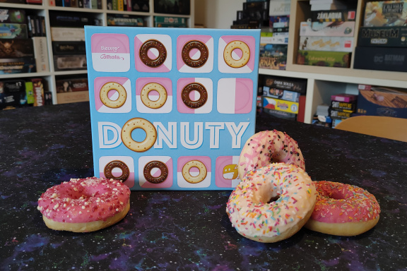 Donuty – recenze skvěle dochucených piškvorek