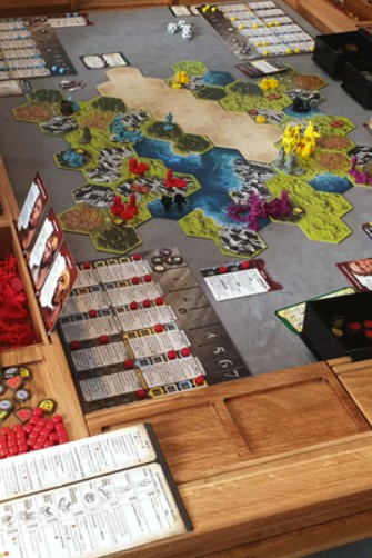 Pokud máte zbytečných 25 tisíc korun, můžete si koupit parádní herní stůl