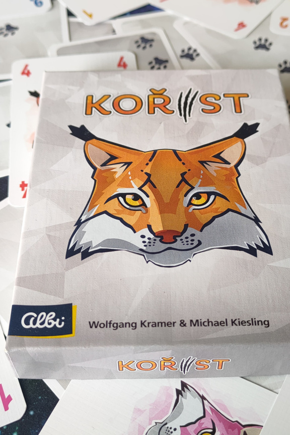 Kořist – recenze malé karetní hry od tvůrců Azulu a Rivalů