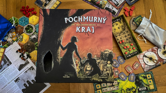 Pochmurný kraj – recenze atmosférického asymetrického běsnění