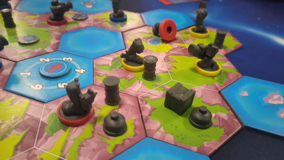 Zahráli jsme si bláznivý chaos Worms: Desková hra, který videoherní předloze dělá čest