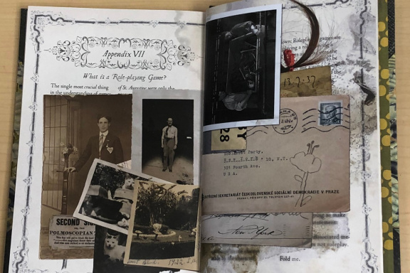 You've Met A Thousand Year Old Vampire je sólové RPG, které vás nechá prozkoumat nebezpečný vztah s upírem