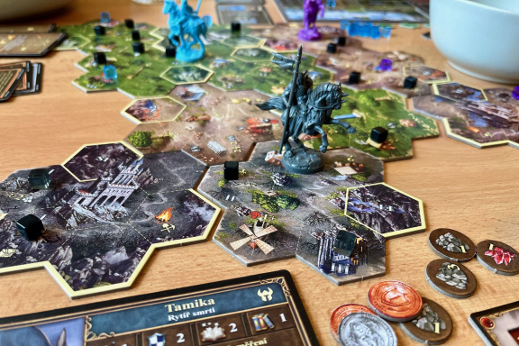 Heroes of Might & Magic III: The Board Game – recenze stolní adaptace kultovní videohry