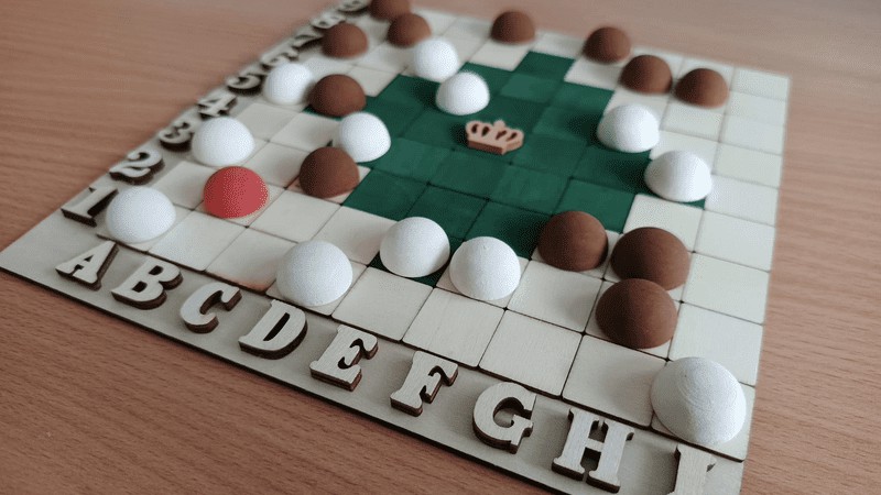 Česká logická hra Amoriax vyzývá šachy, go i hnefatafl