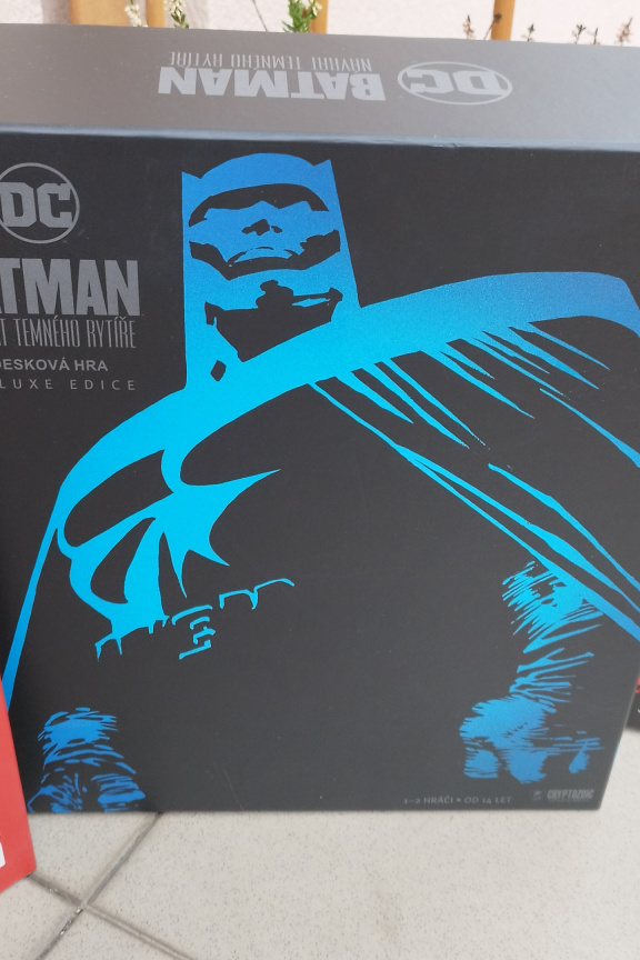 Batman: Návrat temného rytíře – recenze ikonického sólového netopýra