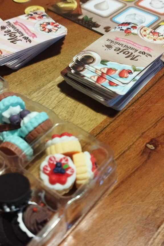 Moje kavárnička: Sladké potěšení – recenze rozšíření plného laskomin