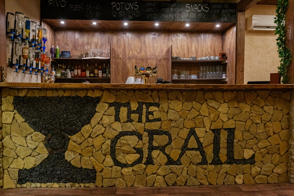 V Praze se otevřel nový bar The Grail zaměřený na deskové hry, RPG a wargaming