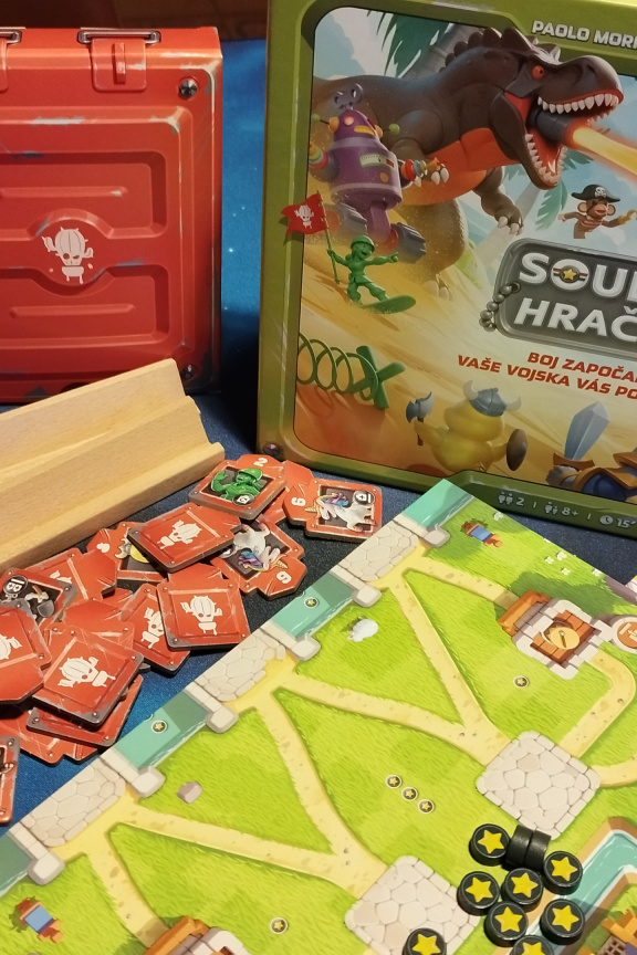 Souboj hraček – recenze nečekaně skvělé šachové arénovky