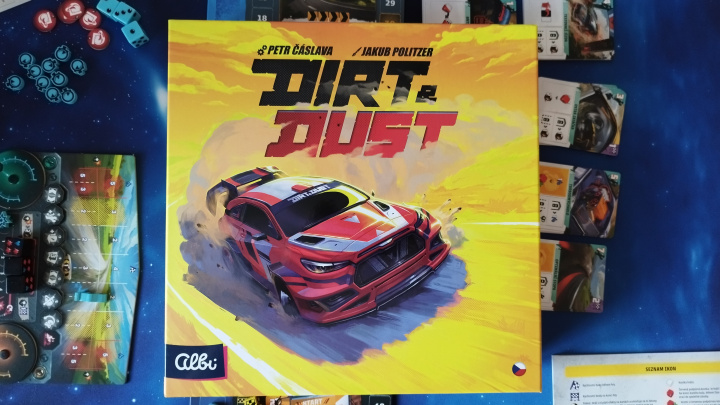 Dirt & Dust – recenze nezávodní závodní hry