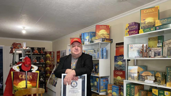 Na Novém Zélandu bydlí rekordman s největší světovou sbírkou Osadníků z Katanu