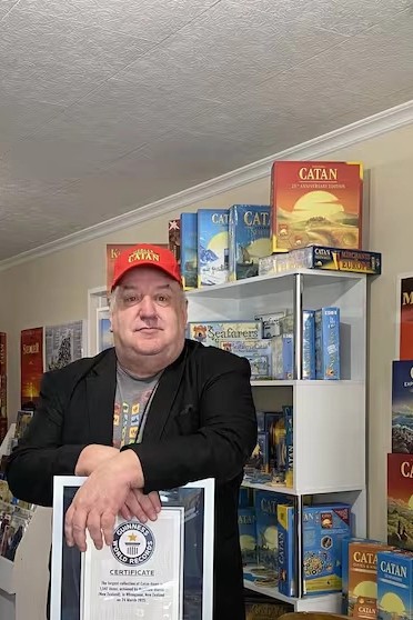 Na Novém Zélandu bydlí rekordman s největší světovou sbírkou Osadníků z Katanu