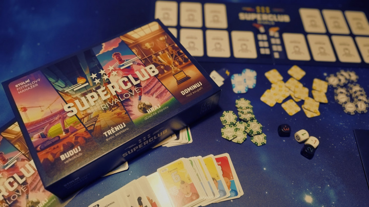 Superclub Rivalové – recenze malého fotbalového derby