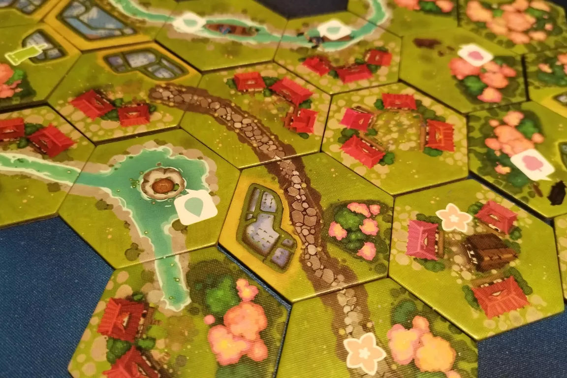 Sakurový Dorfromantik je skvělou evolucí jedničky