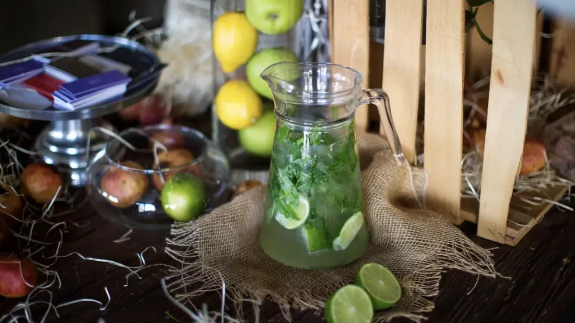 Domácí limonády a mocktaily, které sedí k partii s přáteli