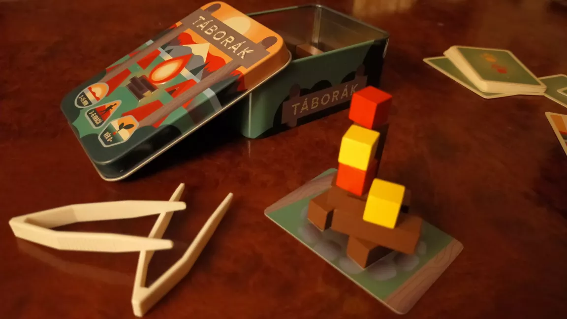 Táborák – recenze zručnostní minihry do kapsy
