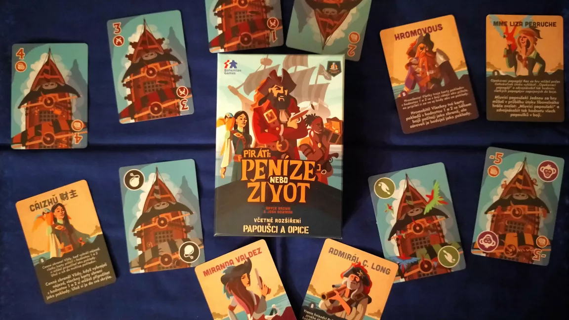 Piráti: Peníze nebo život – recenze blafovačky plné pokladů a bambitek