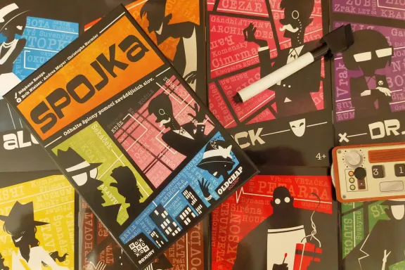 Spojka – recenze deduktivního hraní se slovy
