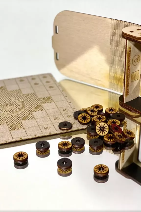 Luxusní balení a inteligentní hra. České Amoriax má fyzickou verzi od Matyho