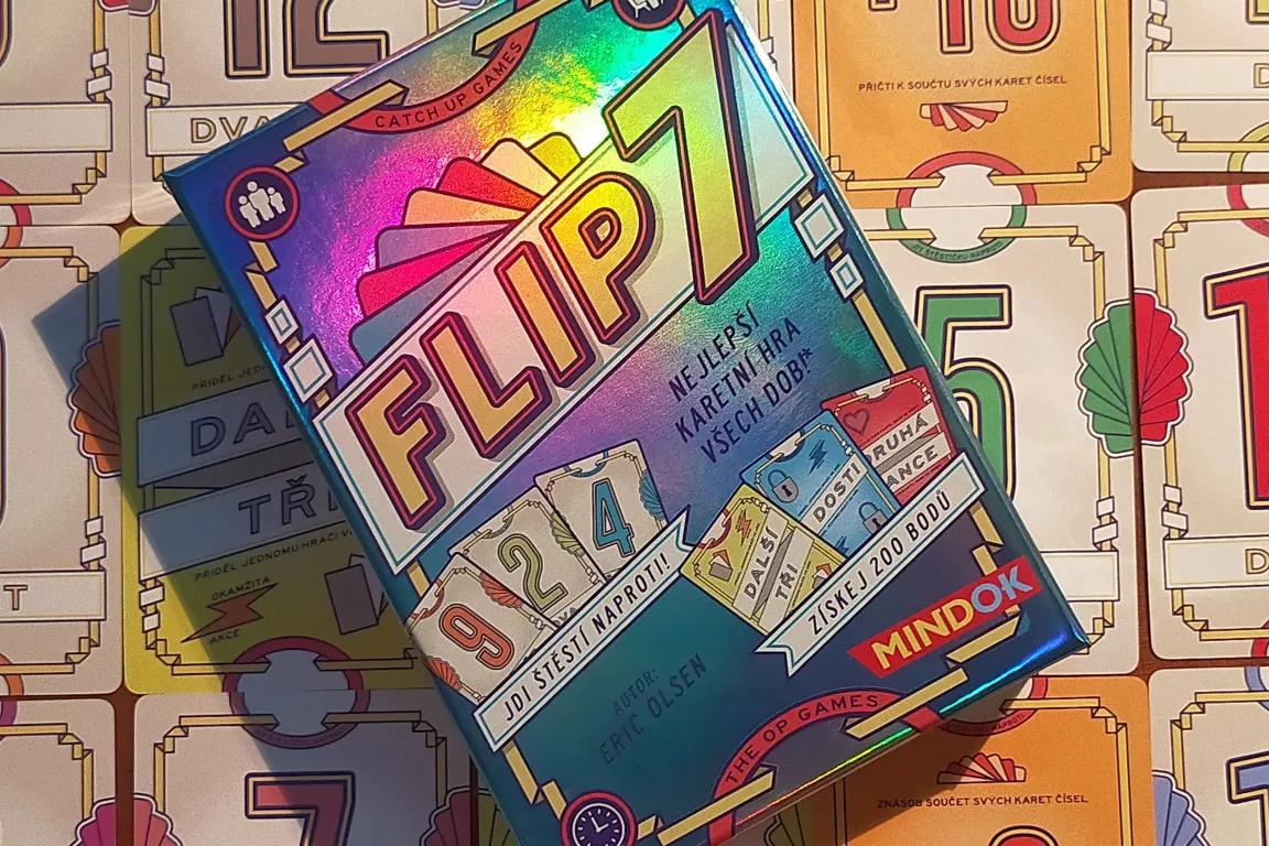 Oceňovaná karetka Flip 7 nás příliš neoslnila