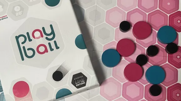 Playball – recenze dřevěné abstraktní kopané