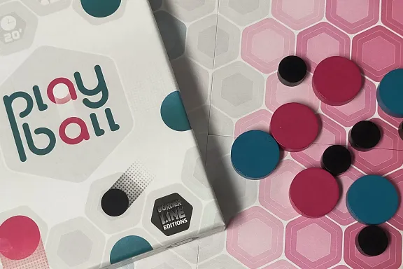 Playball – recenze dřevěné abstraktní kopané