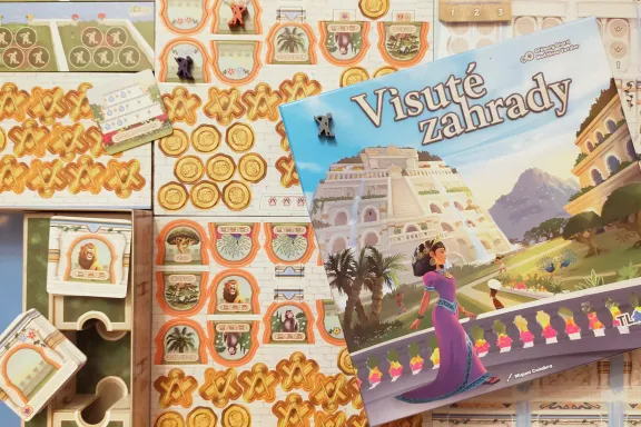 Visuté zahrady – recenze utažené abstraktní hry s mnoha cestami