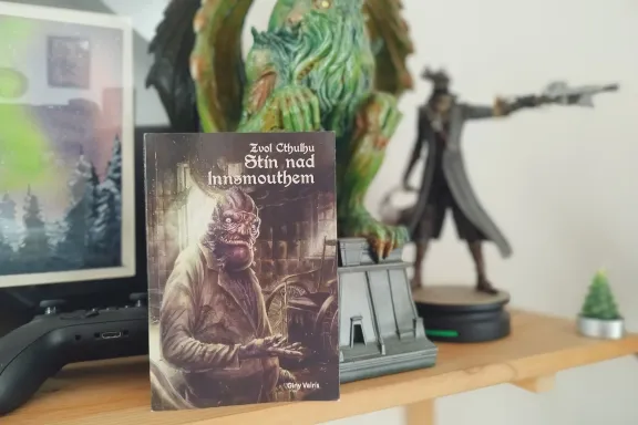 Zvol Cthulhu: Stín nad Innsmouthem – recenze rybinou načichlého gamebooku