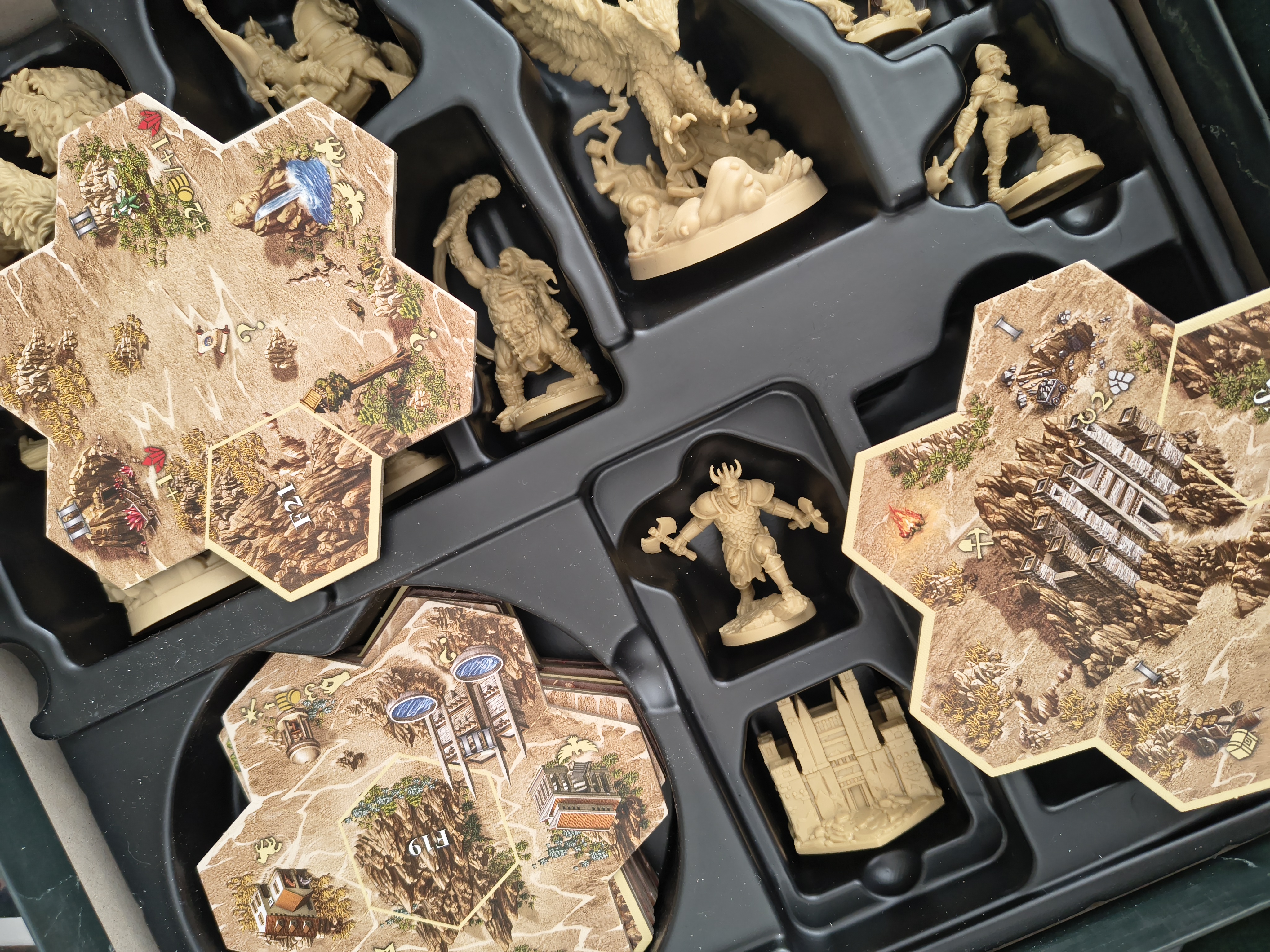 Heroes of Might and Magic III: The Board Game – Tvrz